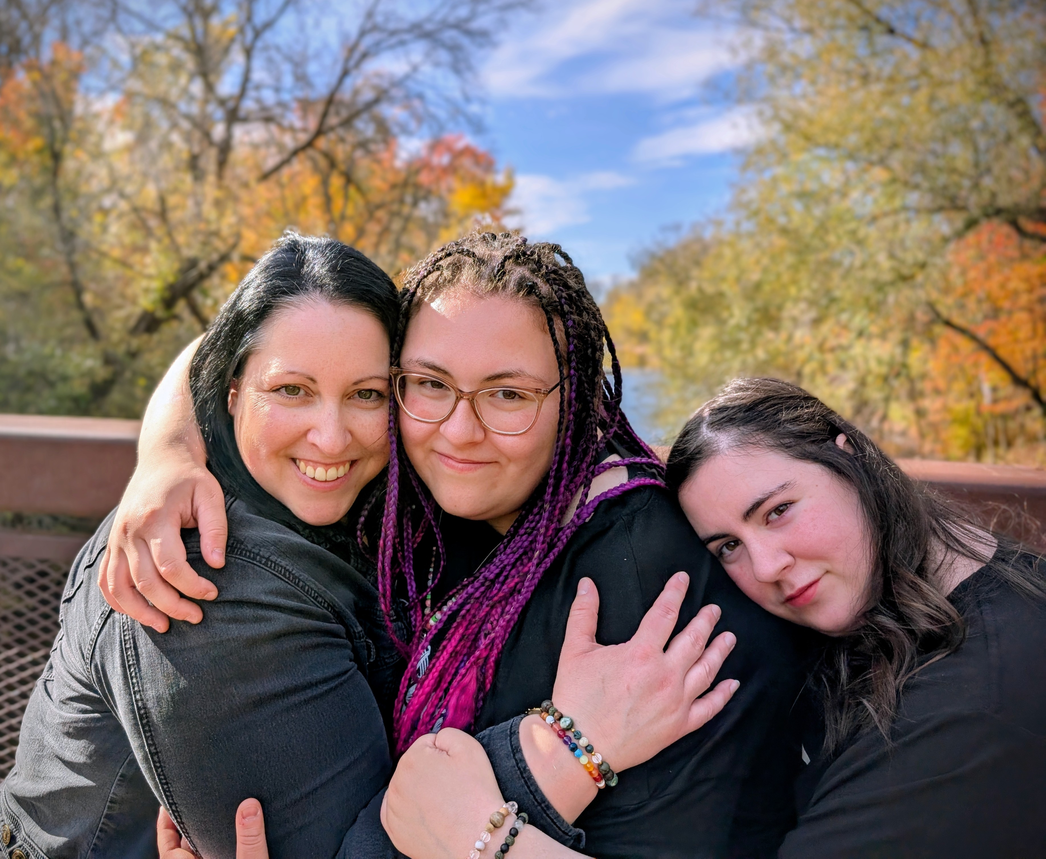 TRINITÉ — Une mère et ses filles